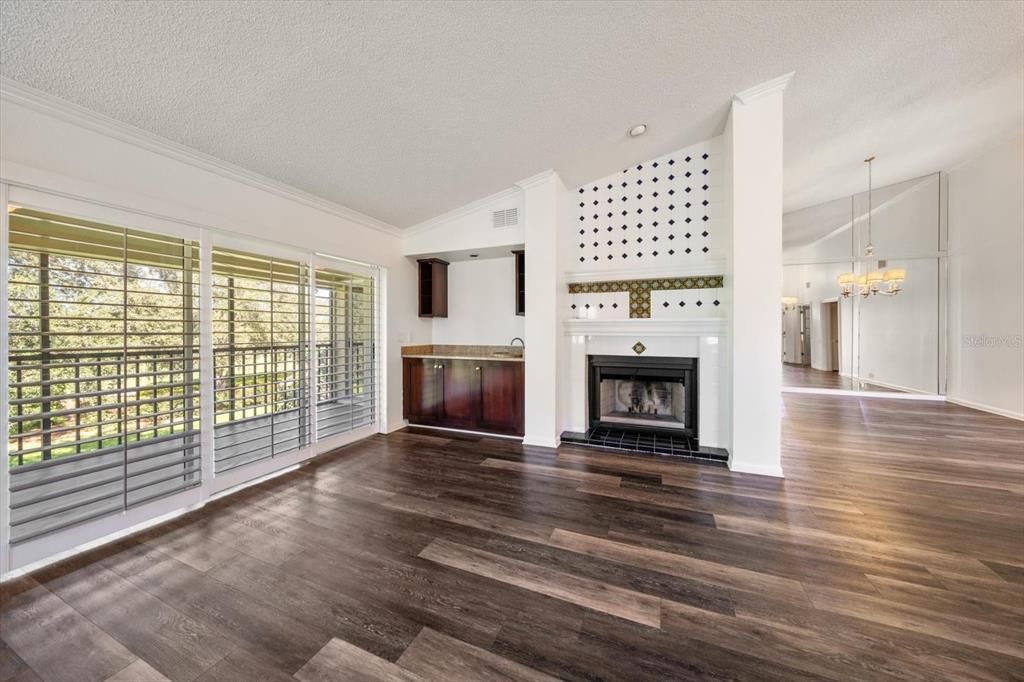 En Venta: $599,000 (3 camas, 2 baños, 2013 Pies cuadrados)