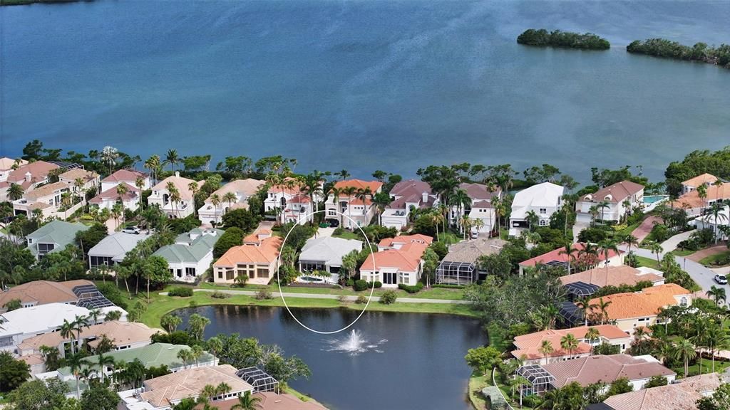 Под контрактом: $1,900,000 (3 спален, 2 ванн, 2232 Квадратных фут)