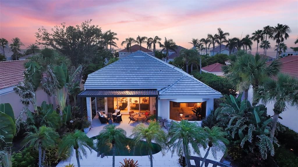 Под контрактом: $1,900,000 (3 спален, 2 ванн, 2232 Квадратных фут)