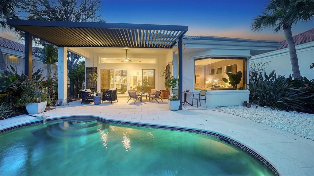 Под контрактом: $1,900,000 (3 спален, 2 ванн, 2232 Квадратных фут)