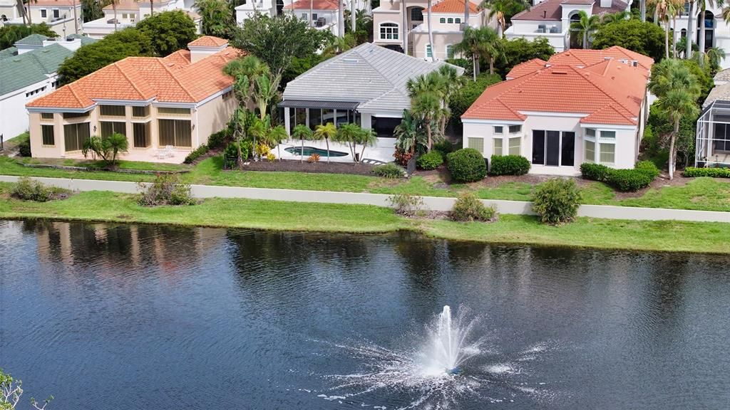 Под контрактом: $1,900,000 (3 спален, 2 ванн, 2232 Квадратных фут)