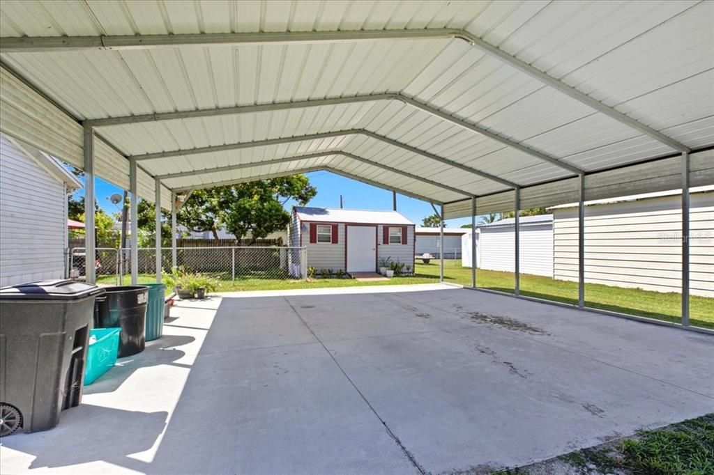 Active With Contract: $170,000 (3 beds, 2 baths, 1269 Square Feet)