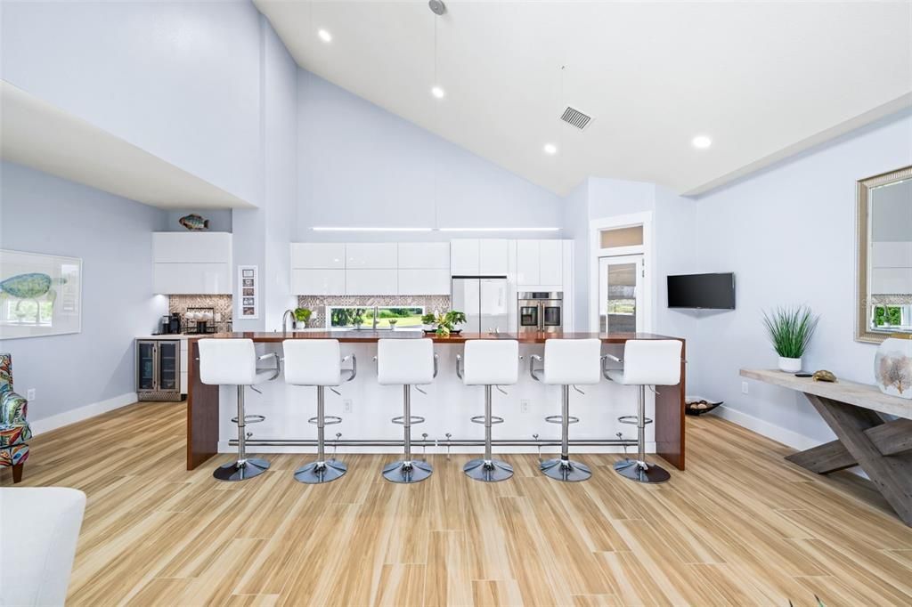 待售: $1,585,000 (3 贝兹, 3 浴室, 2426 平方英尺)