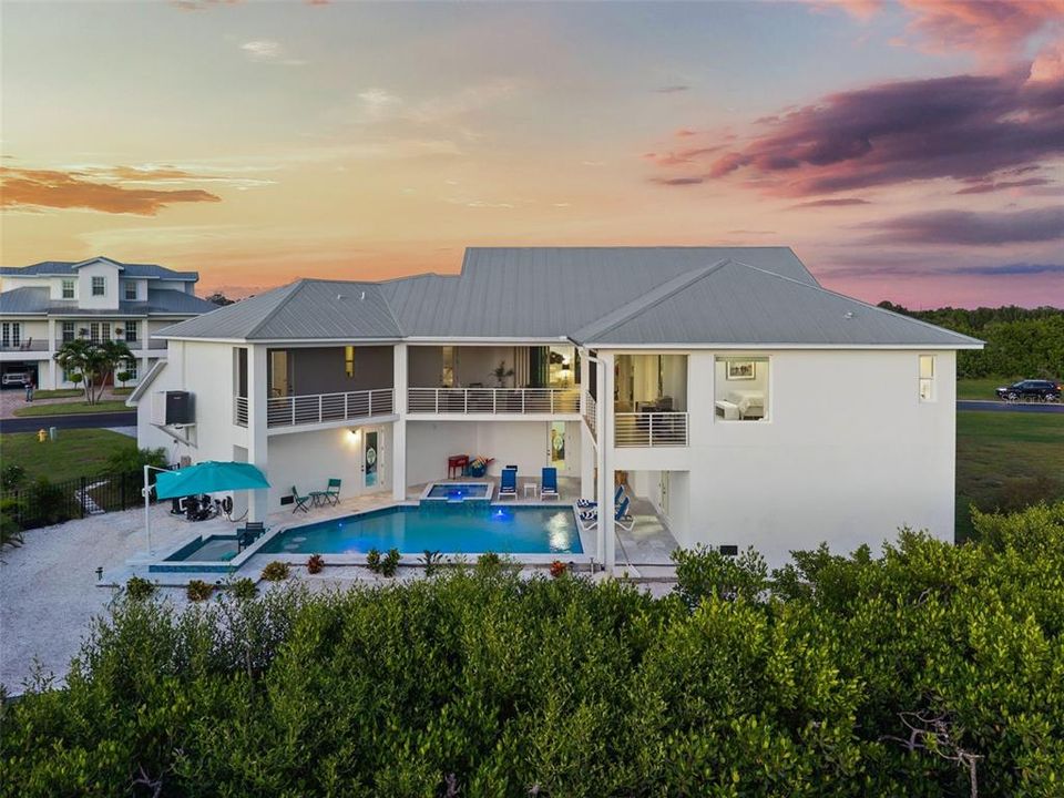 待售: $1,585,000 (3 贝兹, 3 浴室, 2426 平方英尺)