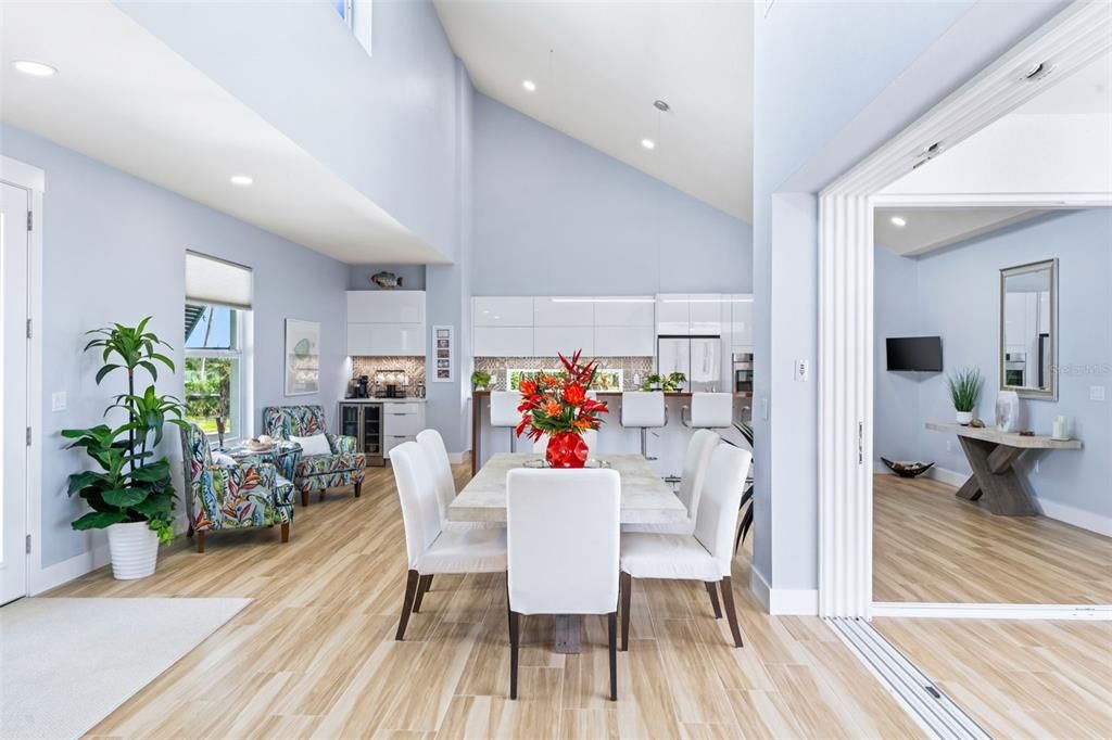 待售: $1,585,000 (3 贝兹, 3 浴室, 2426 平方英尺)