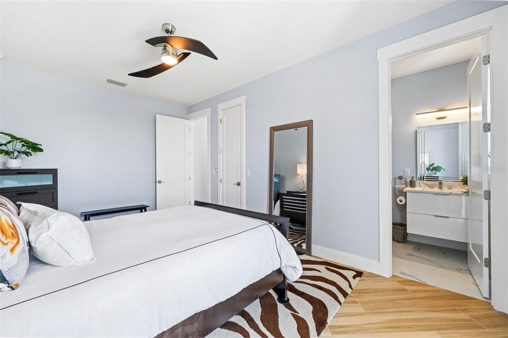 待售: $1,585,000 (3 贝兹, 3 浴室, 2426 平方英尺)