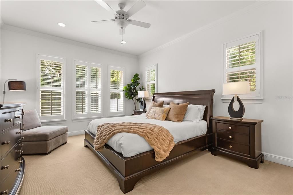 Под контрактом: $1,995,000 (4 спален, 3 ванн, 3153 Квадратных фут)