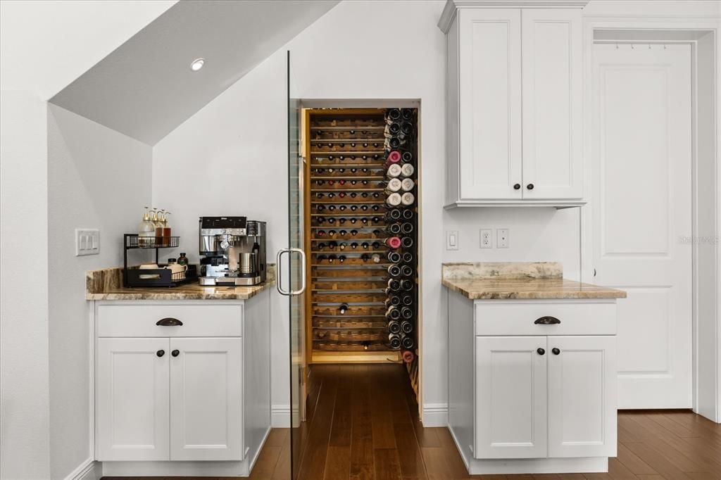 Под контрактом: $1,995,000 (4 спален, 3 ванн, 3153 Квадратных фут)