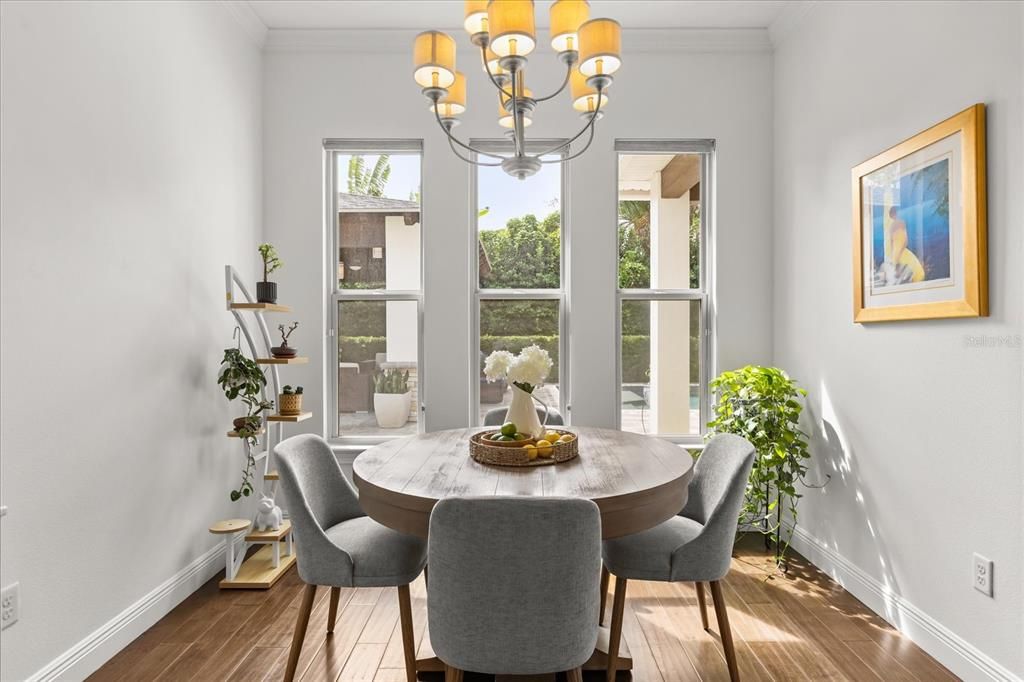 Под контрактом: $1,995,000 (4 спален, 3 ванн, 3153 Квадратных фут)