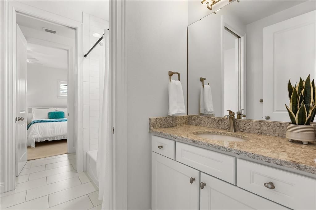 Под контрактом: $1,995,000 (4 спален, 3 ванн, 3153 Квадратных фут)