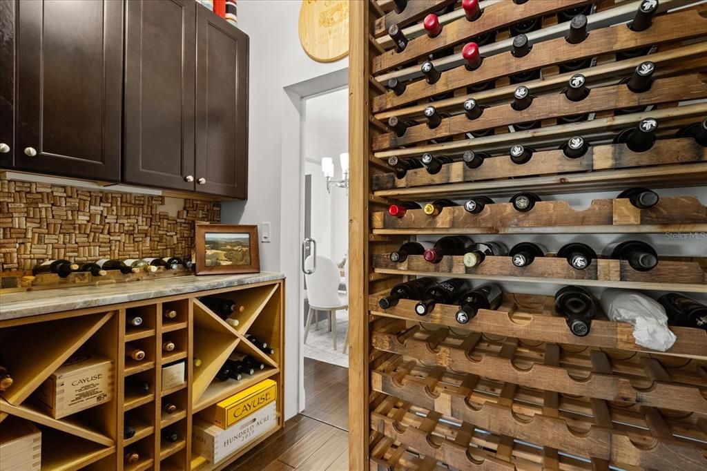 Под контрактом: $1,995,000 (4 спален, 3 ванн, 3153 Квадратных фут)