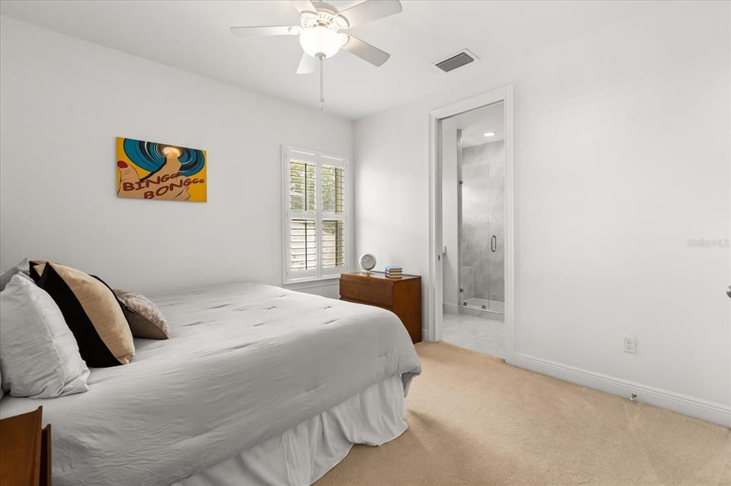 Под контрактом: $1,995,000 (4 спален, 3 ванн, 3153 Квадратных фут)