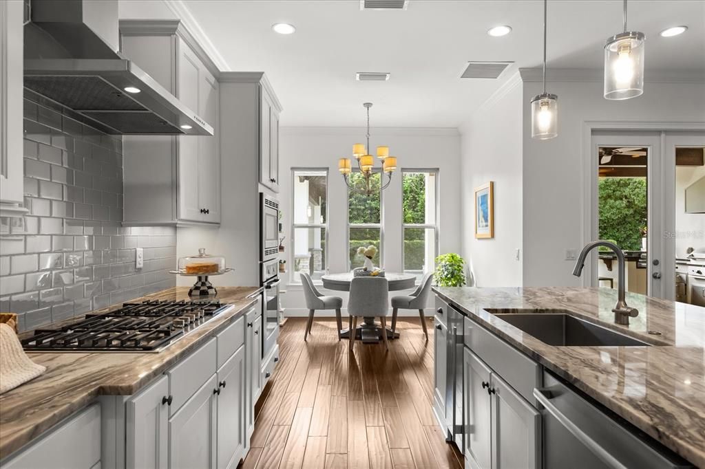 Под контрактом: $1,995,000 (4 спален, 3 ванн, 3153 Квадратных фут)