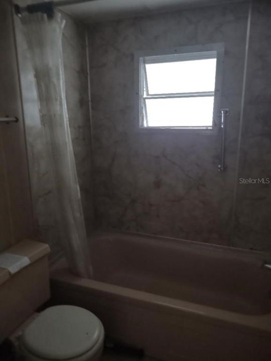 待售: $87,000 (2 贝兹, 1 浴室, 674 平方英尺)