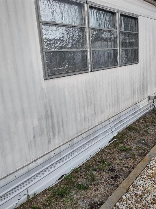 待售: $87,000 (2 贝兹, 1 浴室, 674 平方英尺)