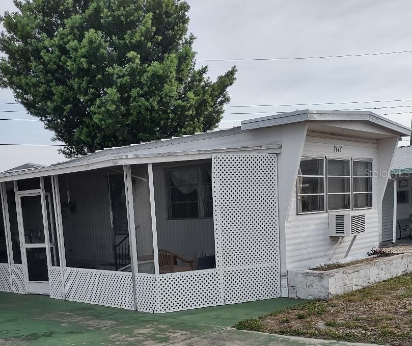 待售: $87,000 (2 贝兹, 1 浴室, 674 平方英尺)