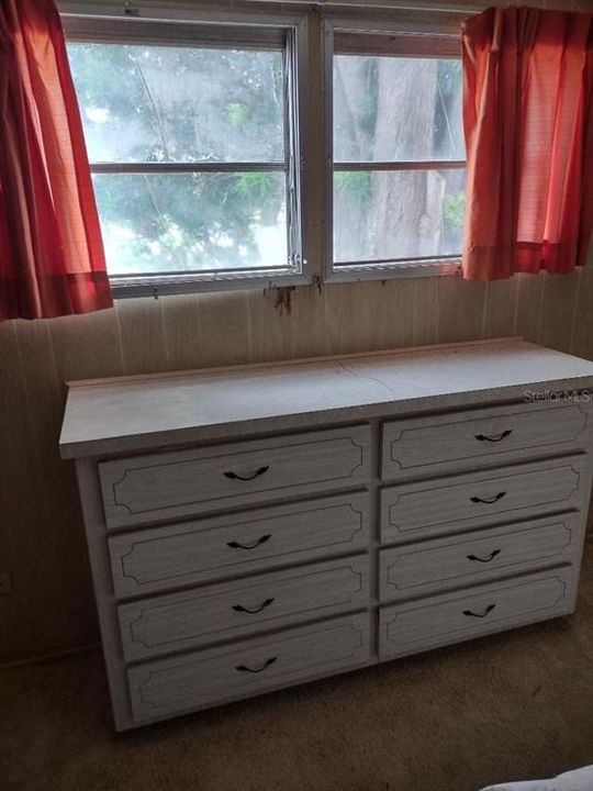 待售: $87,000 (2 贝兹, 1 浴室, 674 平方英尺)