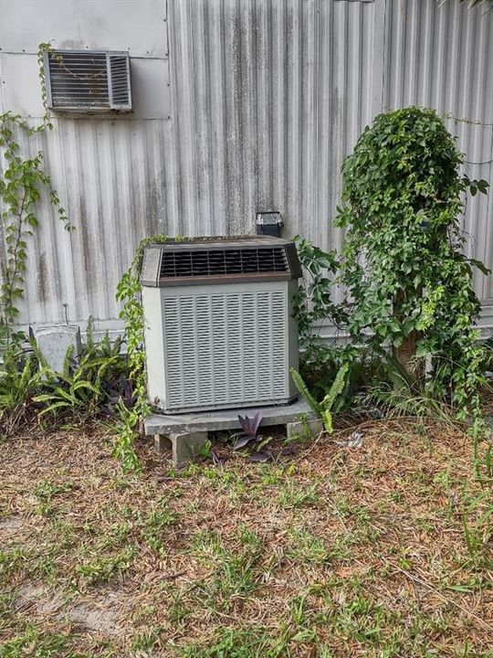 待售: $87,000 (2 贝兹, 1 浴室, 674 平方英尺)