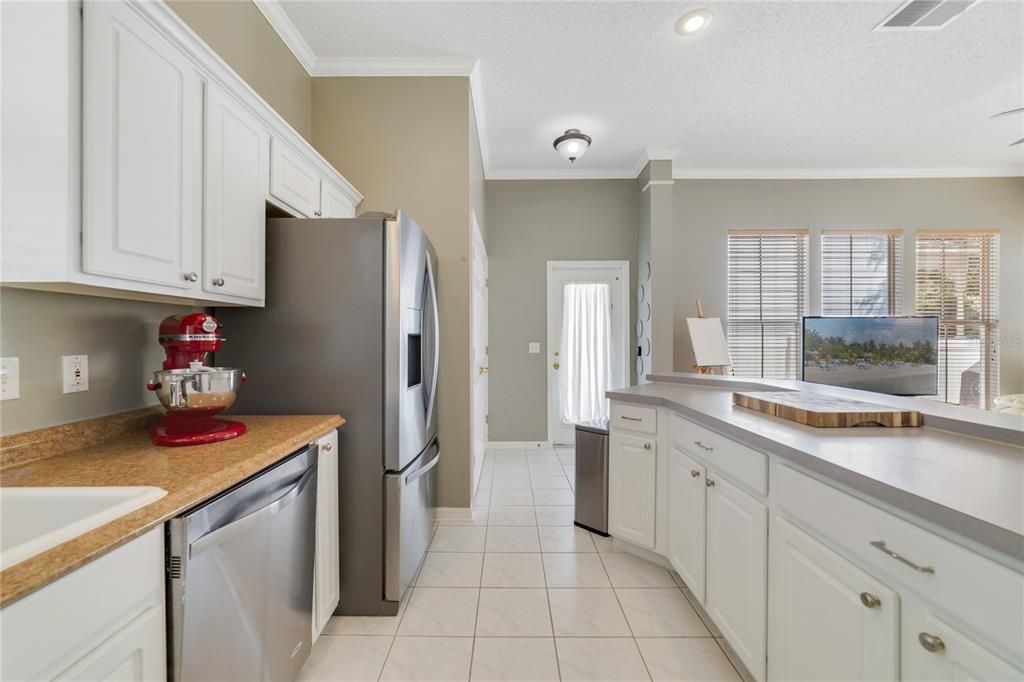 For Sale: $619,000 (3 beds, 2 baths, 1934 Square Feet)