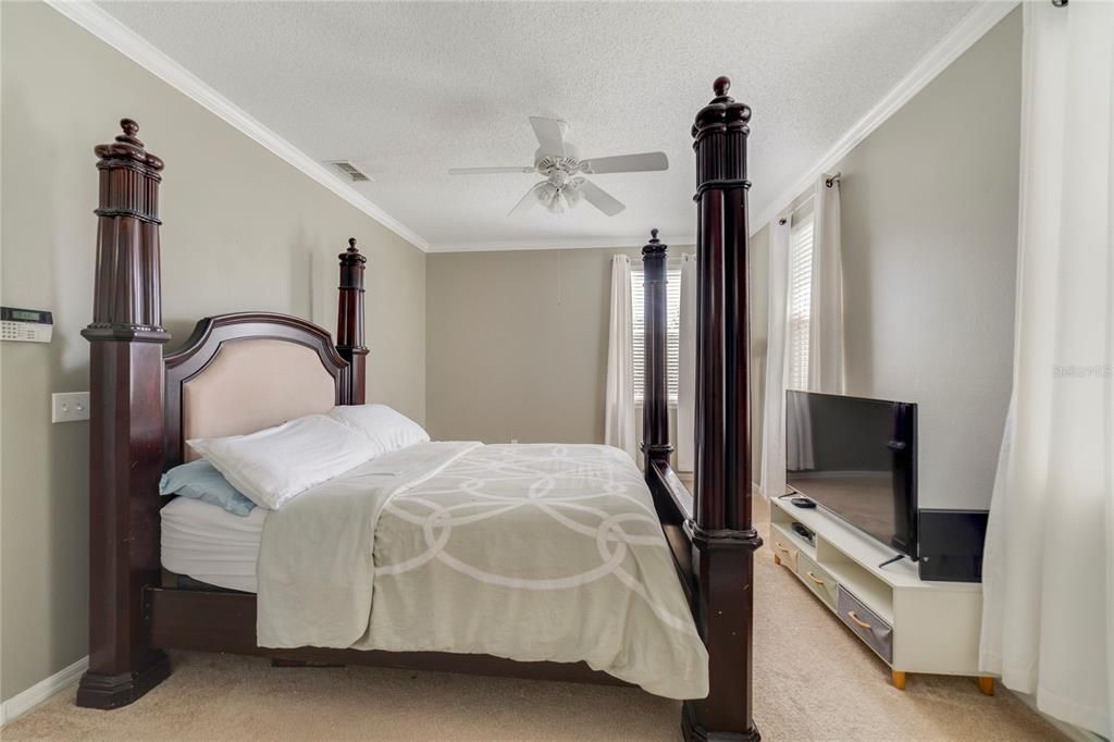 For Sale: $619,000 (3 beds, 2 baths, 1934 Square Feet)