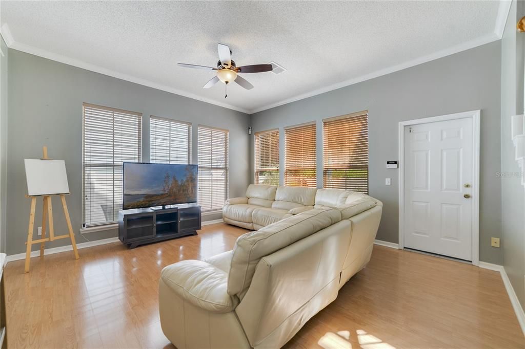 For Sale: $619,000 (3 beds, 2 baths, 1934 Square Feet)