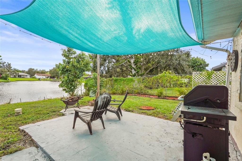 Activo con contrato: $335,000 (3 camas, 2 baños, 1452 Pies cuadrados)