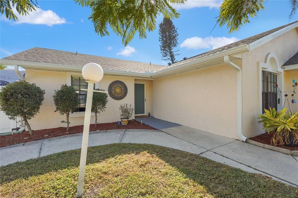 Activo con contrato: $335,000 (3 camas, 2 baños, 1452 Pies cuadrados)