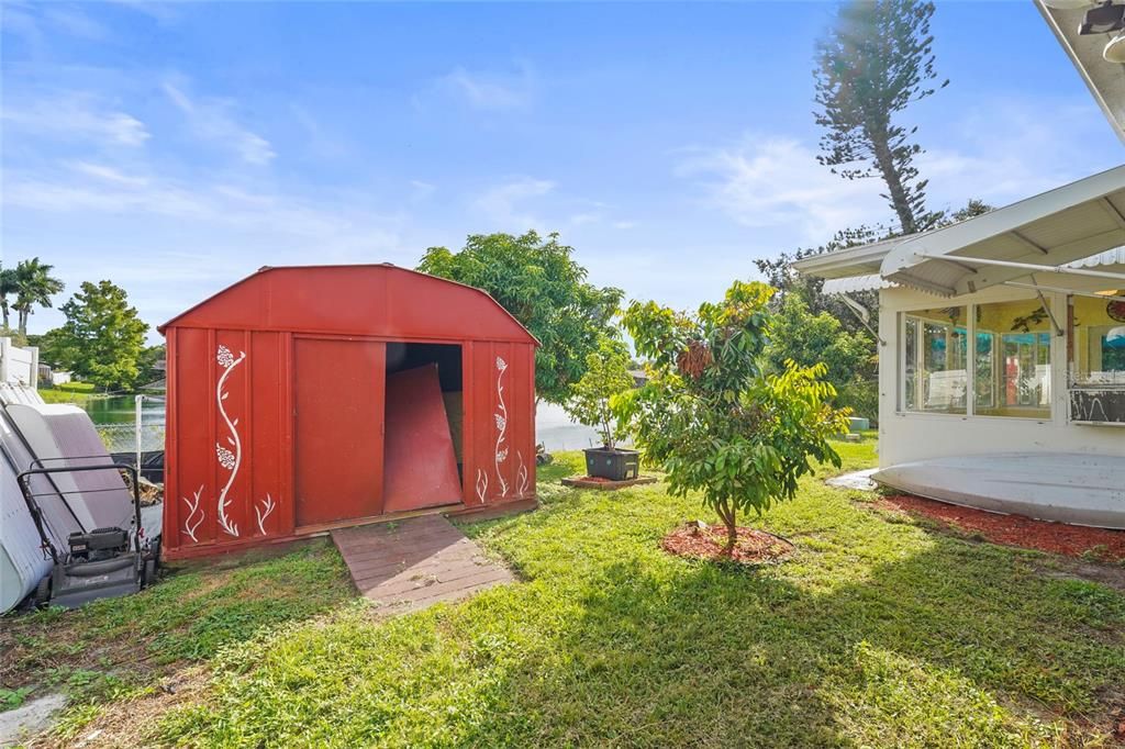 Activo con contrato: $335,000 (3 camas, 2 baños, 1452 Pies cuadrados)