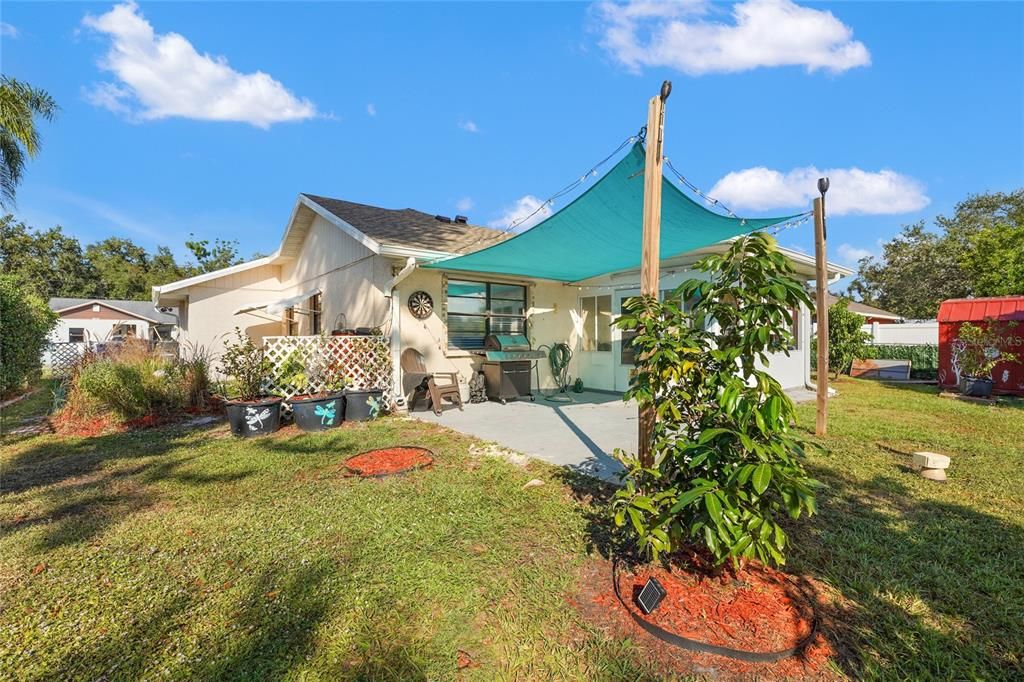 Activo con contrato: $335,000 (3 camas, 2 baños, 1452 Pies cuadrados)