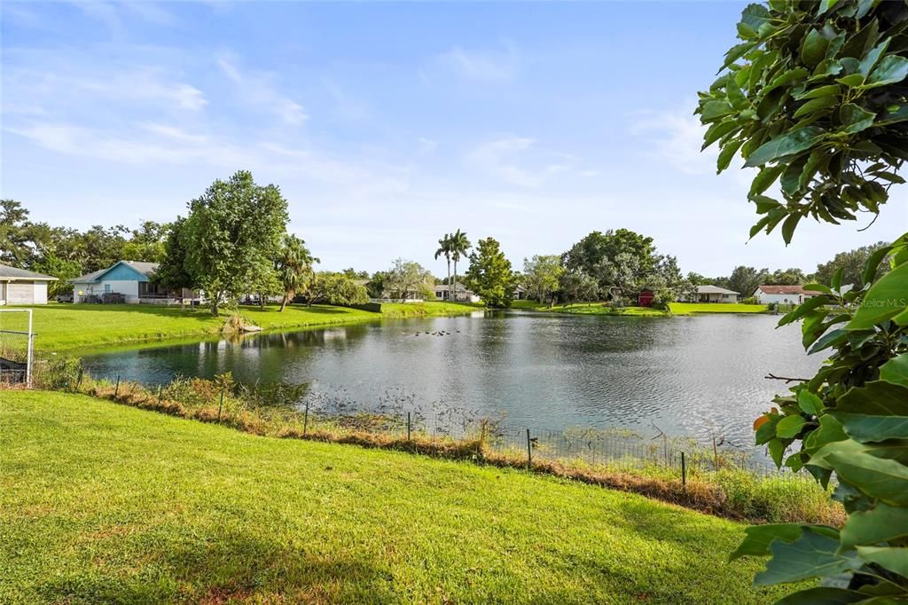 Activo con contrato: $335,000 (3 camas, 2 baños, 1452 Pies cuadrados)