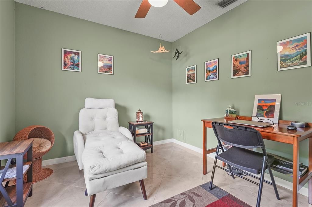 Activo con contrato: $335,000 (3 camas, 2 baños, 1452 Pies cuadrados)