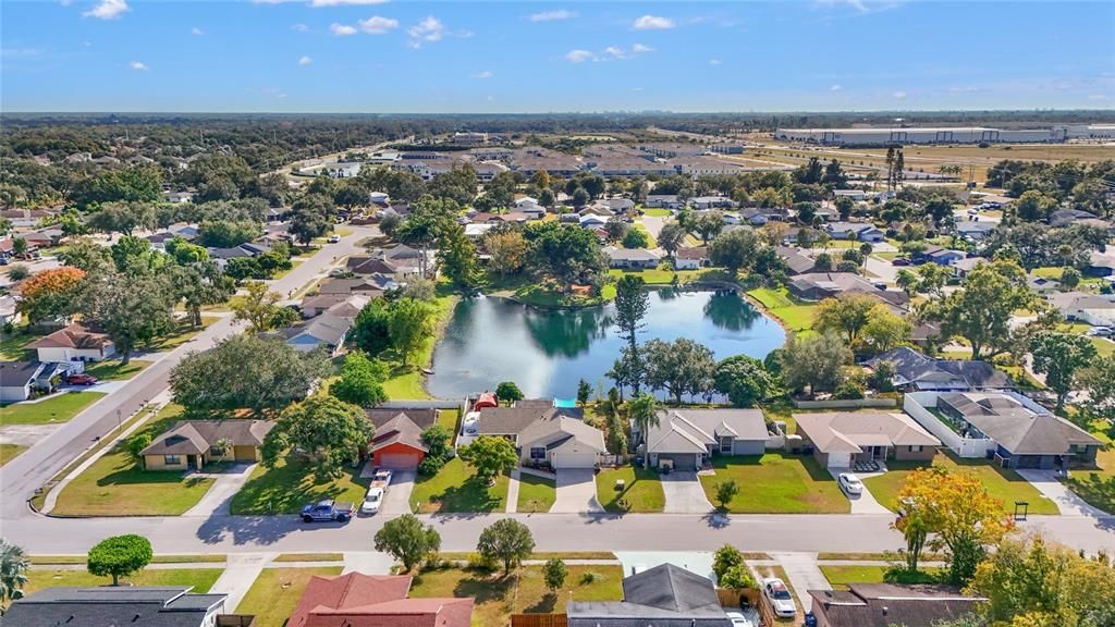 Activo con contrato: $335,000 (3 camas, 2 baños, 1452 Pies cuadrados)