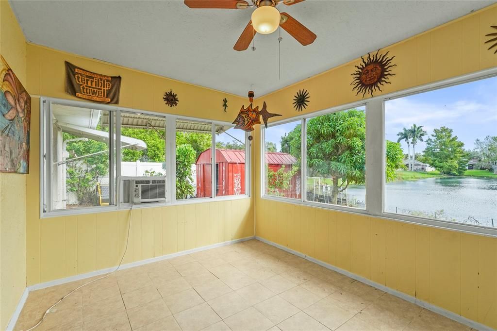 Activo con contrato: $335,000 (3 camas, 2 baños, 1452 Pies cuadrados)