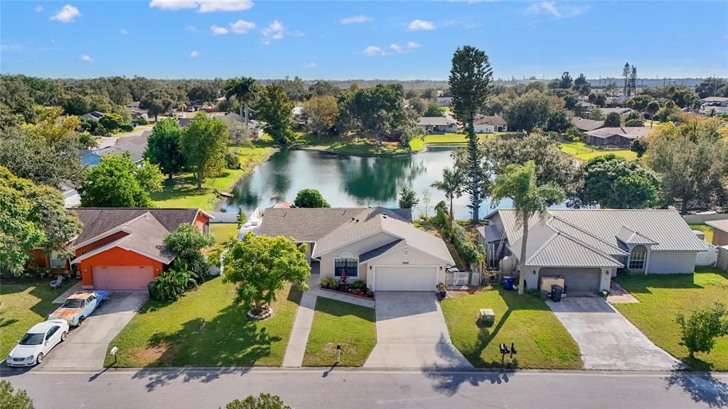 Activo con contrato: $335,000 (3 camas, 2 baños, 1452 Pies cuadrados)