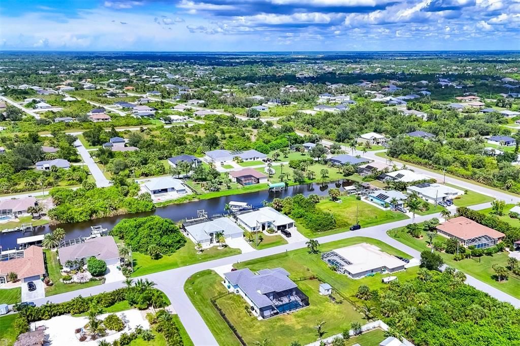 Activo con contrato: $649,000 (4 camas, 2 baños, 2170 Pies cuadrados)