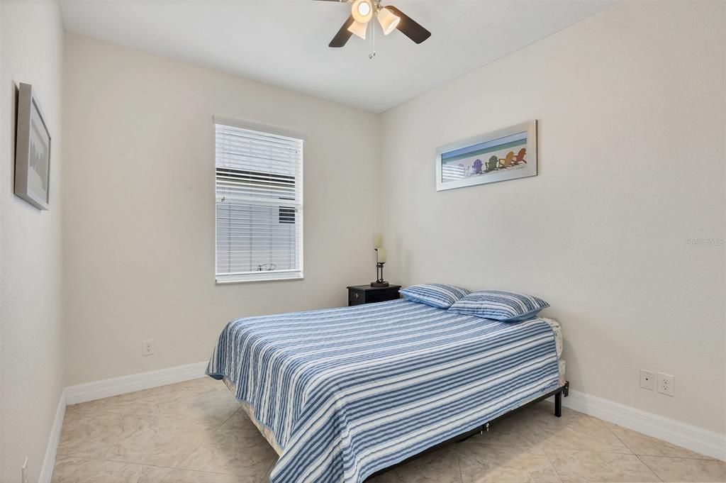 Activo con contrato: $649,000 (4 camas, 2 baños, 2170 Pies cuadrados)