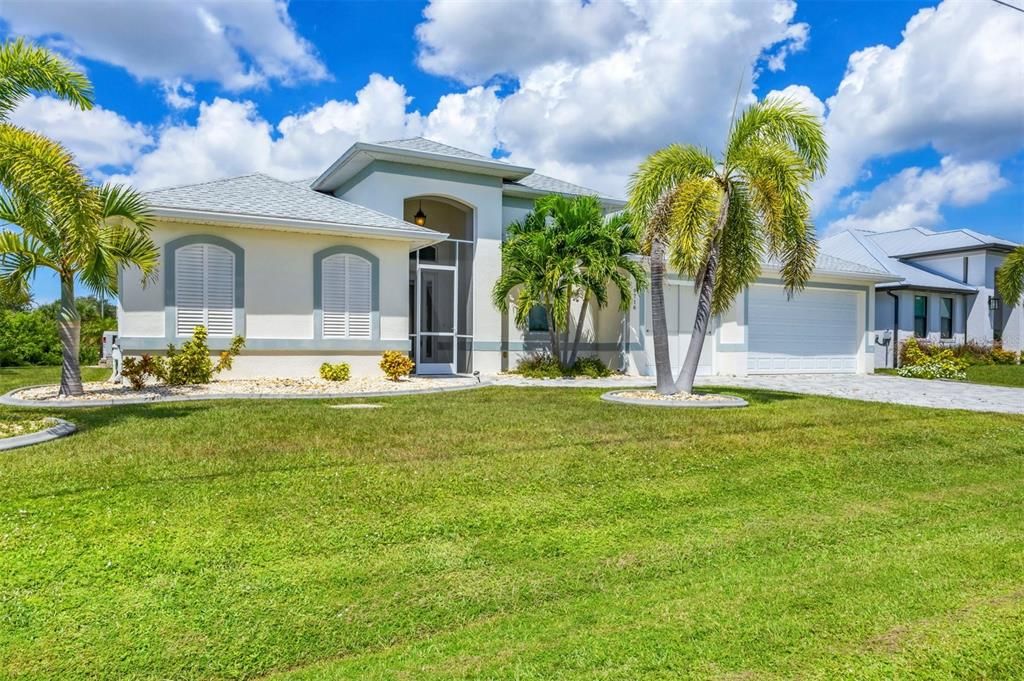 Activo con contrato: $649,000 (4 camas, 2 baños, 2170 Pies cuadrados)