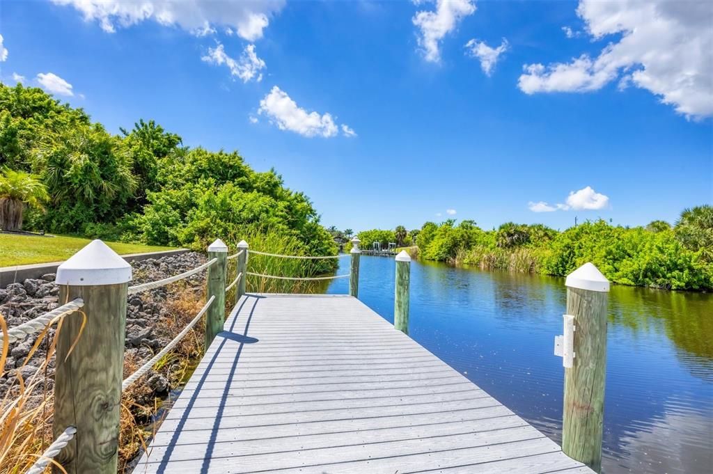 Activo con contrato: $649,000 (4 camas, 2 baños, 2170 Pies cuadrados)