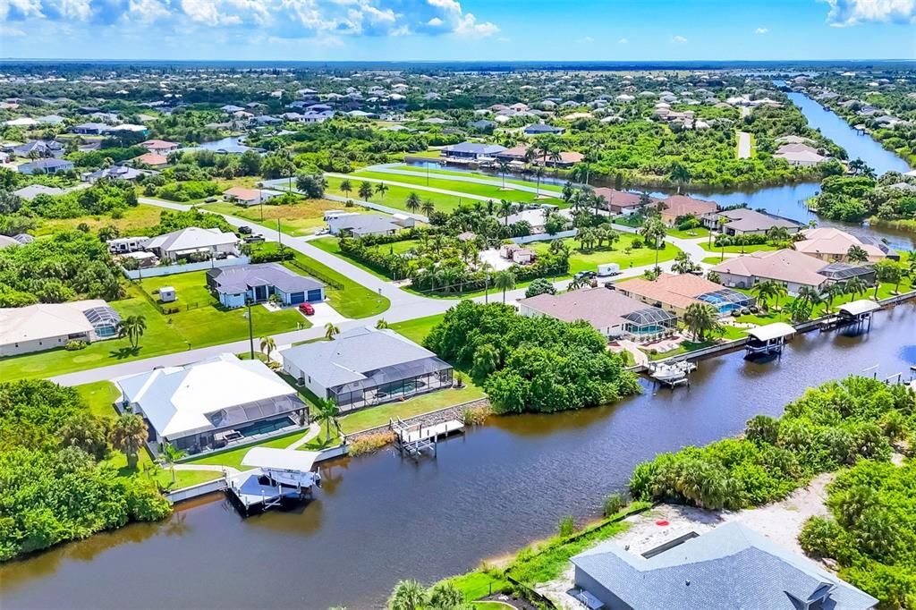 Activo con contrato: $649,000 (4 camas, 2 baños, 2170 Pies cuadrados)