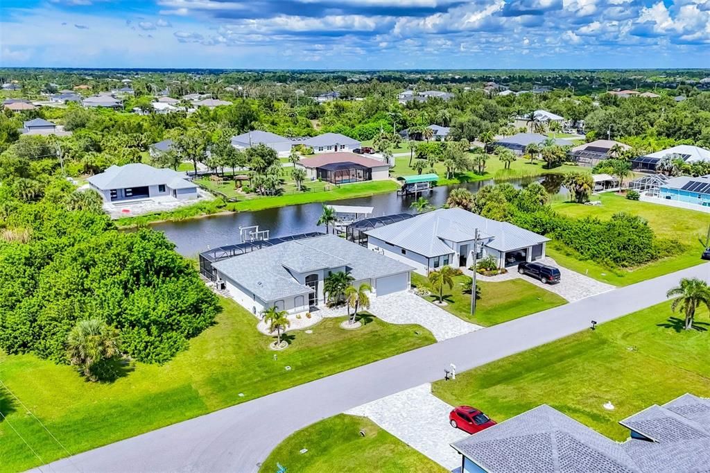 Activo con contrato: $649,000 (4 camas, 2 baños, 2170 Pies cuadrados)