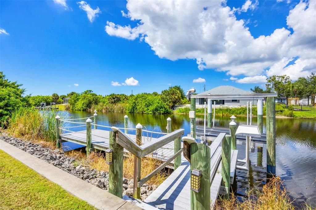 Activo con contrato: $649,000 (4 camas, 2 baños, 2170 Pies cuadrados)