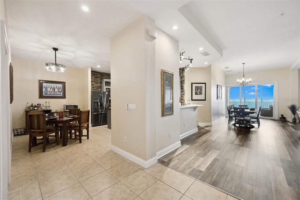 Под контрактом: $689,949 (4 спален, 4 ванн, 3269 Квадратных фут)