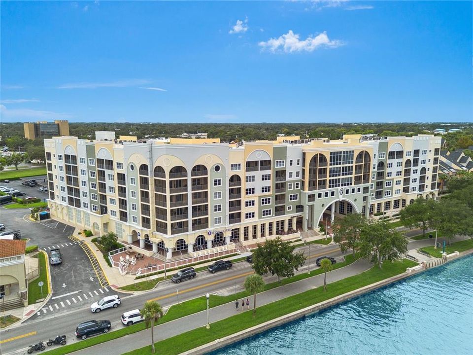 Под контрактом: $689,949 (4 спален, 4 ванн, 3269 Квадратных фут)