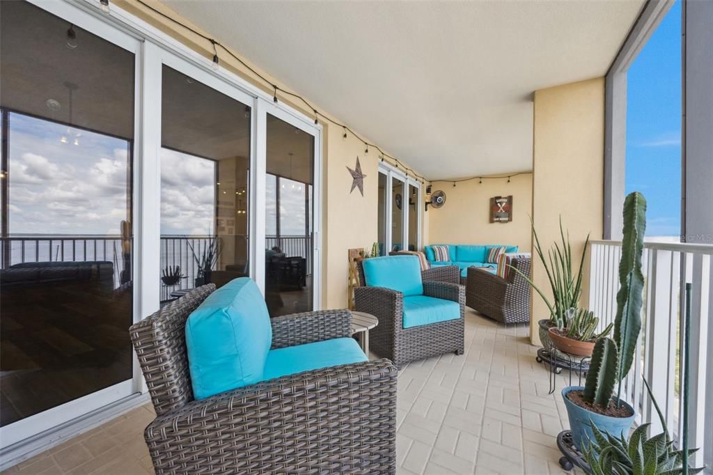 Под контрактом: $689,949 (4 спален, 4 ванн, 3269 Квадратных фут)