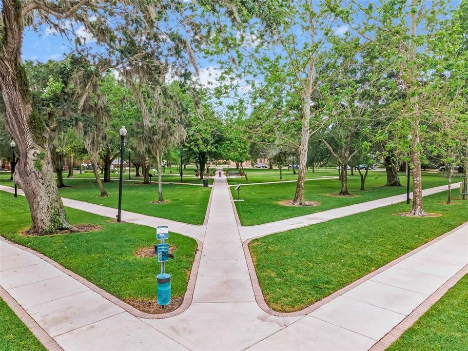 Под контрактом: $689,949 (4 спален, 4 ванн, 3269 Квадратных фут)