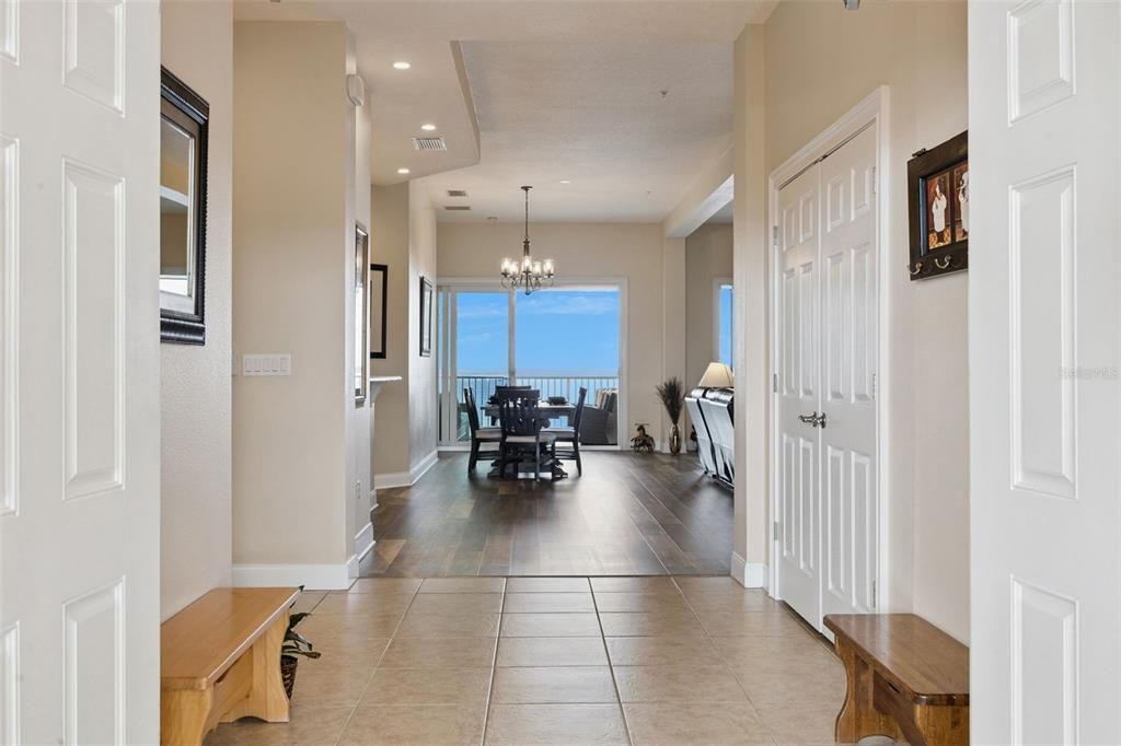 Под контрактом: $689,949 (4 спален, 4 ванн, 3269 Квадратных фут)