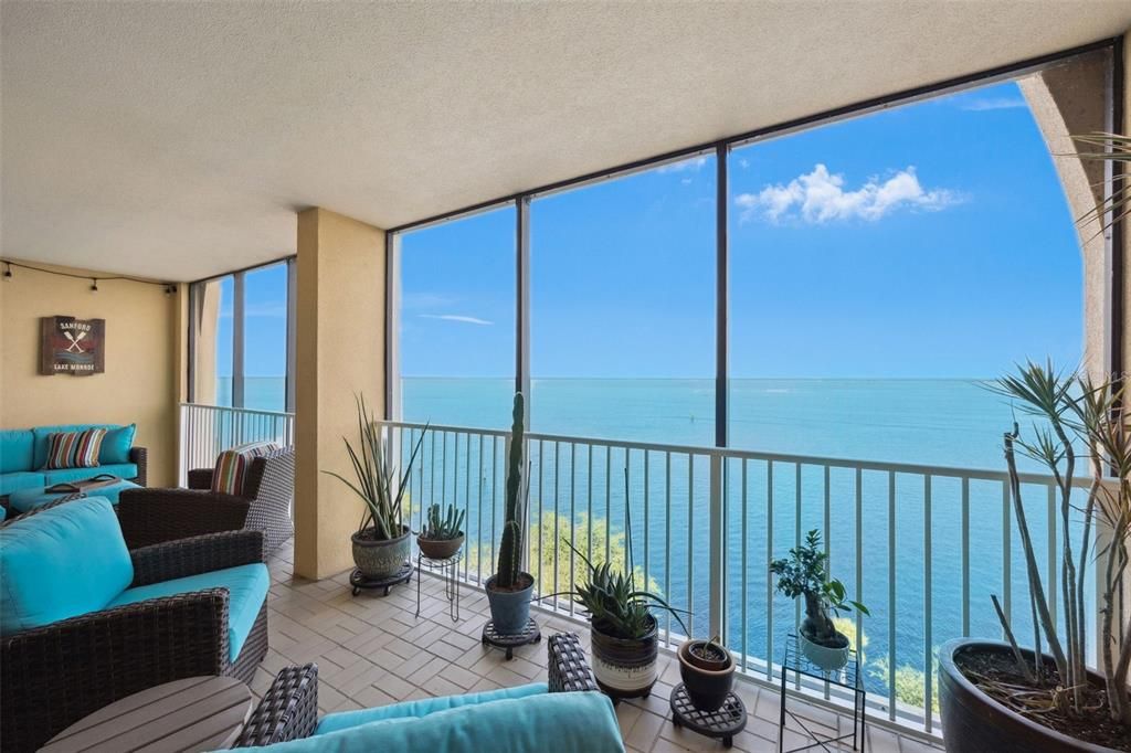 Под контрактом: $689,949 (4 спален, 4 ванн, 3269 Квадратных фут)