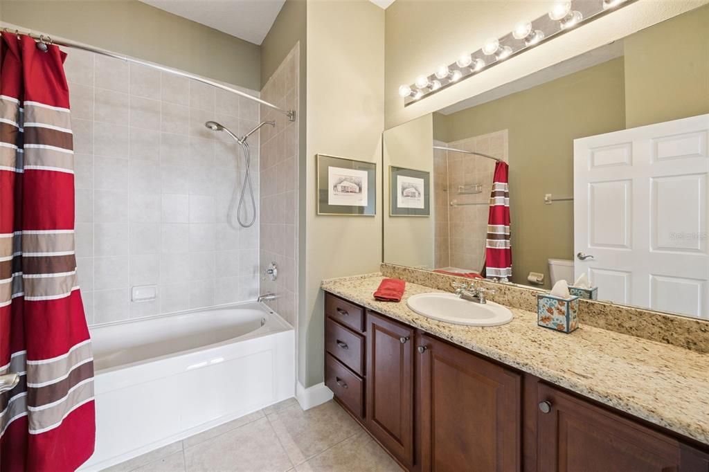 Под контрактом: $689,949 (4 спален, 4 ванн, 3269 Квадратных фут)