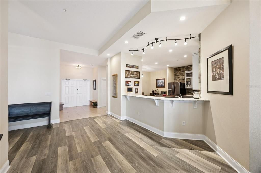 Под контрактом: $689,949 (4 спален, 4 ванн, 3269 Квадратных фут)