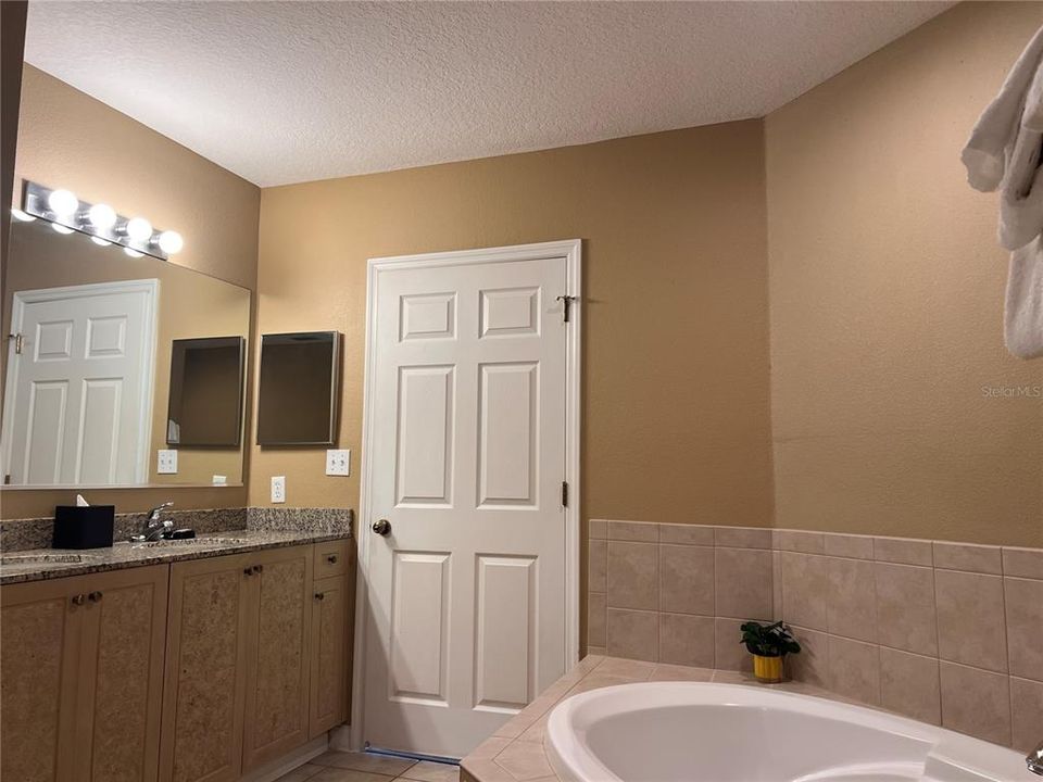 待售: $269,900 (3 贝兹, 2 浴室, 1437 平方英尺)